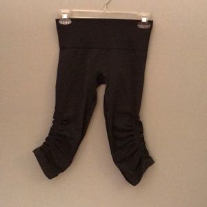 Lulu lemon ebb to flow crop